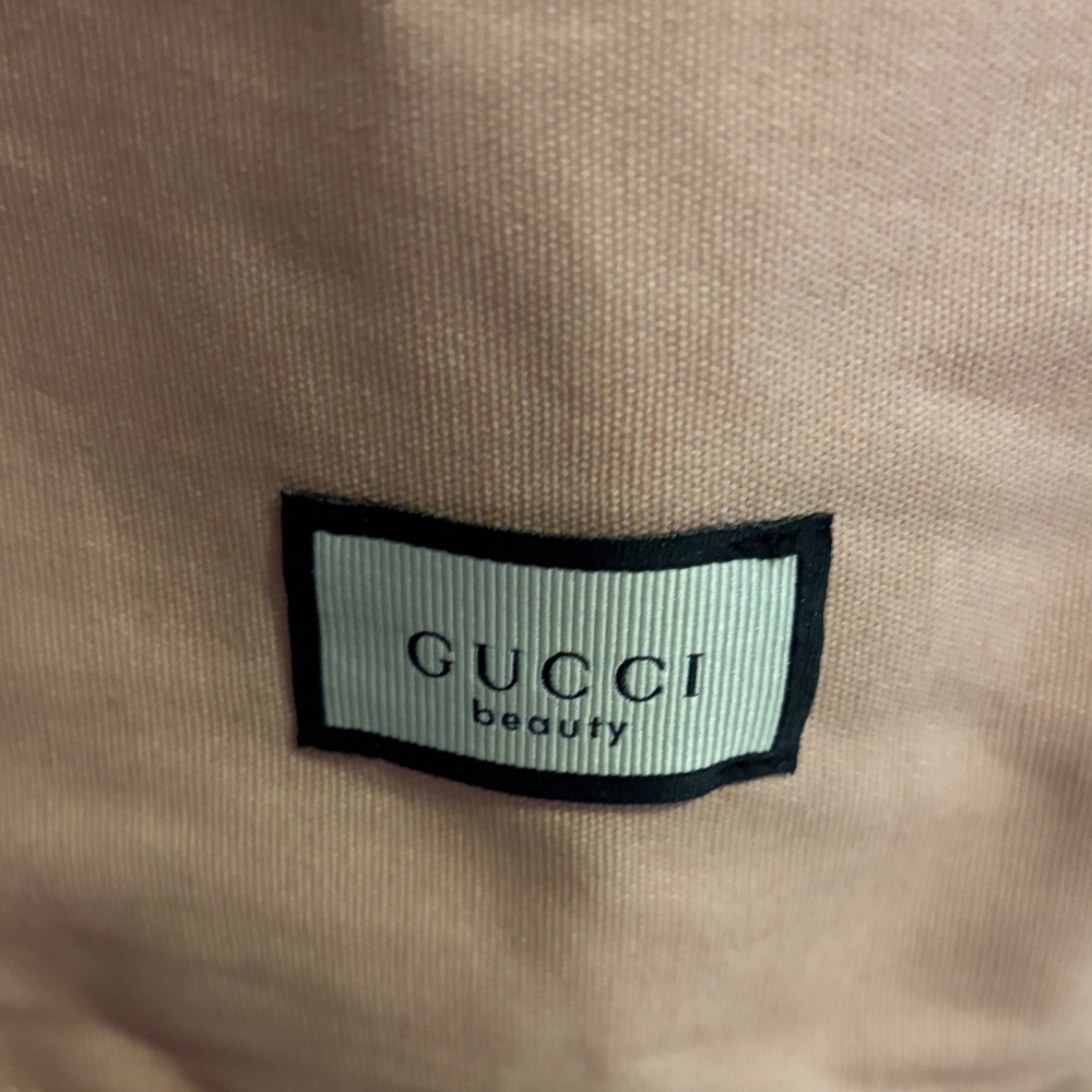 Gucci Peach Drawstring Pouch with Cream Ribbon - Picture 2 of 3